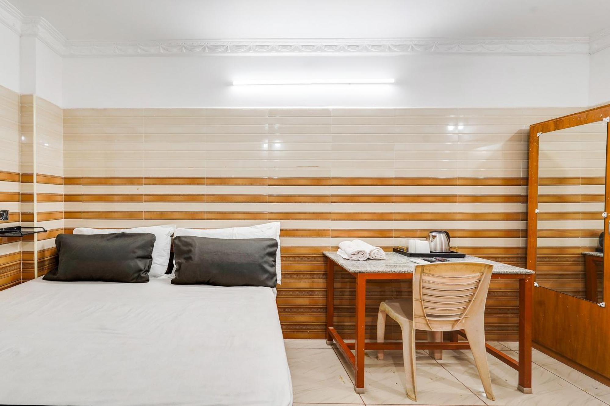 Super Hotel O Sharmila Guest House Pondicherry Esterno foto
