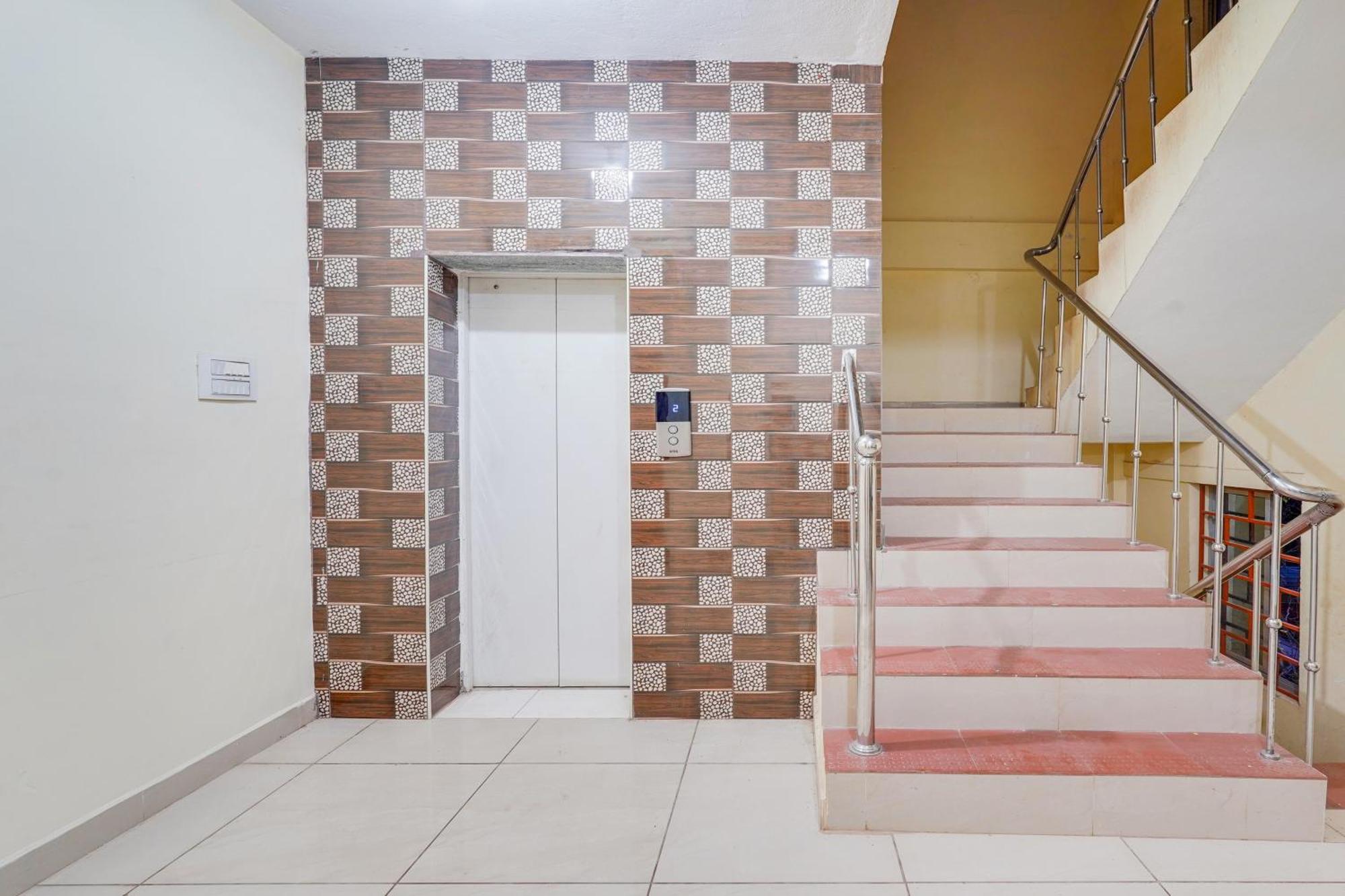 Super Hotel O Sharmila Guest House Pondicherry Esterno foto